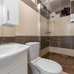 Pape דירה *