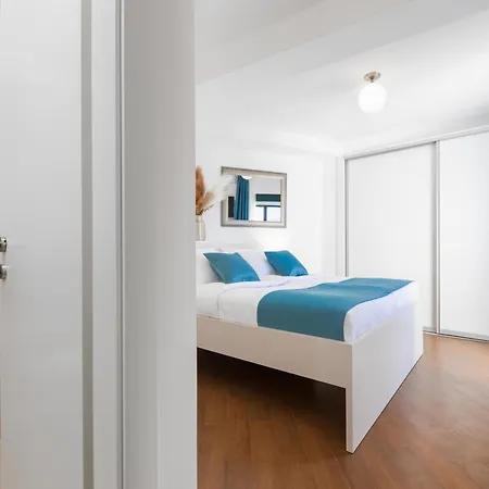 Pape * Podgora (Split-Dalmatia)