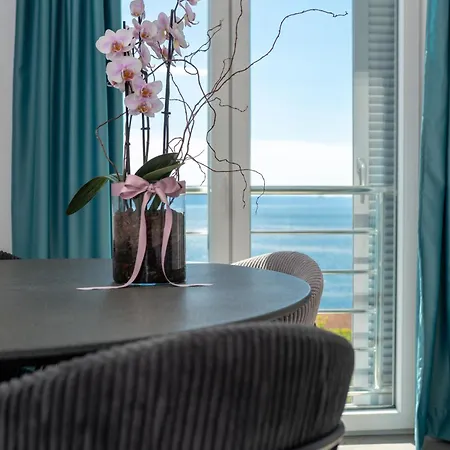 Pape Apartment *