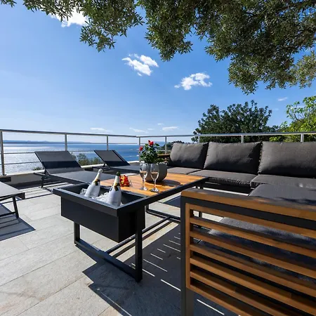 Pape Apartment *