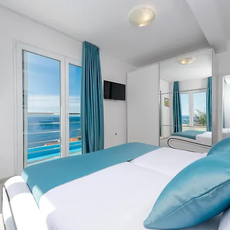 Pape Apartment