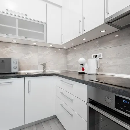Pape Apartment *