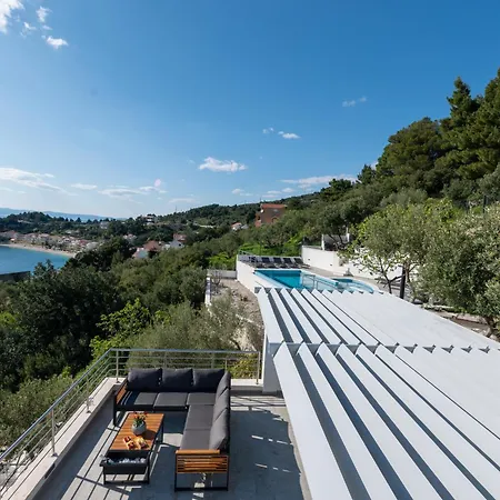 Pape Podgora (Split-Dalmatia)