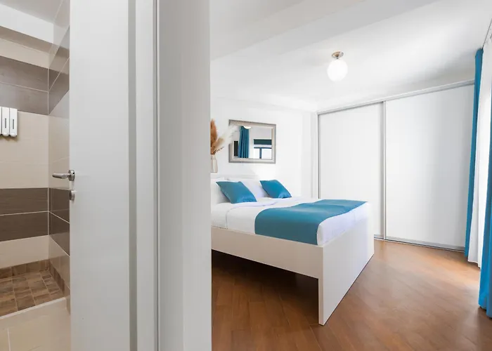 Pape * Podgora (Split-Dalmatia)