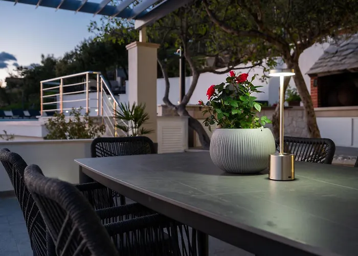 Pape Podgora (Split-Dalmatia)