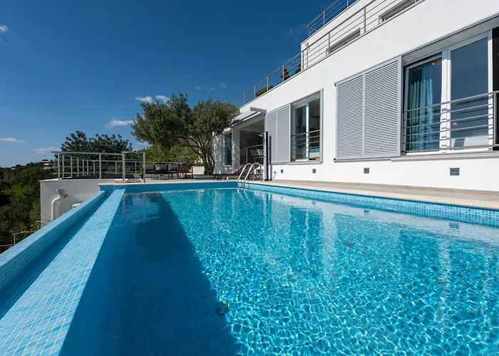 Pape * Podgora (Split-Dalmatia)